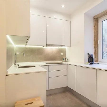 Design Duplex Ba/ Chiado Апартаменты