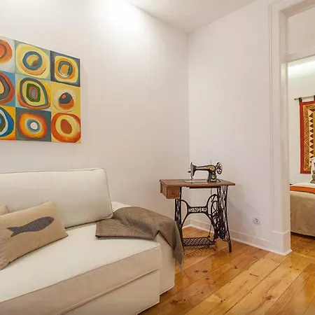 Design Duplex Ba/ Chiado * Лиссабон