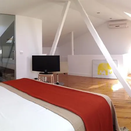 Design Duplex Ba/ Chiado ליסבון