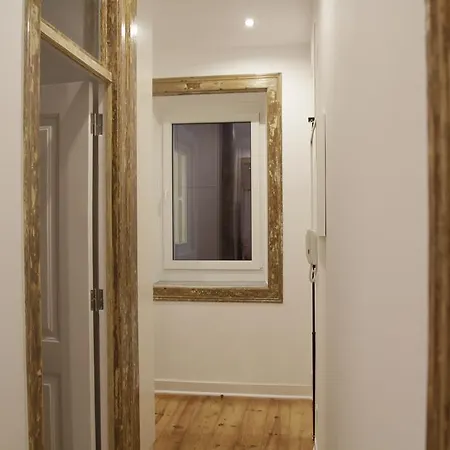 Apartment Design Ba/ Chiado Lisbon